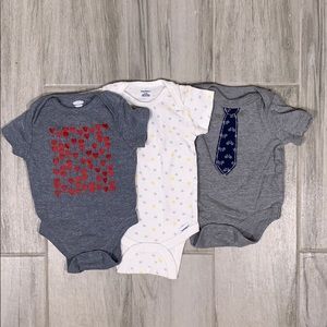 LOT 3 piece boys onesies bow tie hearts stars